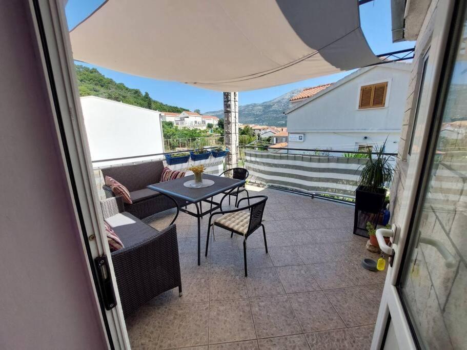 Apartman Lena *